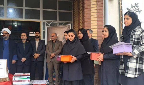 زنگ کتاب و کتابخوانی در گالیکش نواخته شد