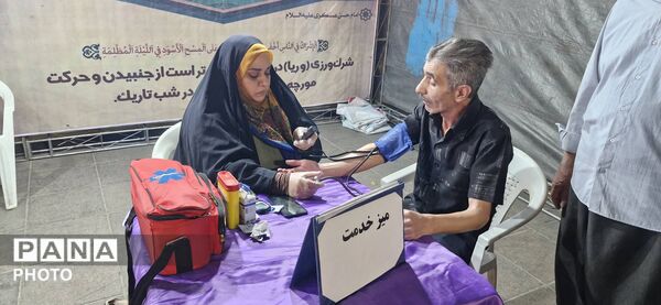 ایستگاه شادی در دروازه‌ی تهران؛ طعم شیرین میلاد در قلب راه‌آهن