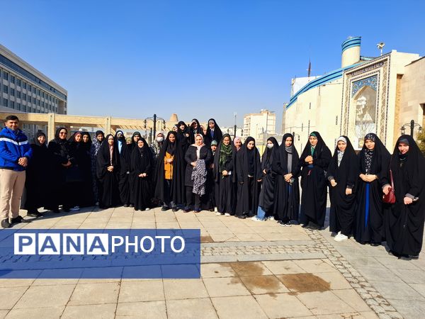 دختران ملاردی در اردوی سیاحتی زیارتی مشهد 