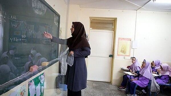  زبان بدن فضایی امن، پویا و آموزنده در کلاس ایجاد می‌کند