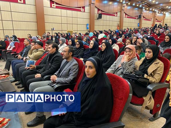 اختتامیه نمایشگاه بازی و یادگیری در شهرستان رباط‌کریم