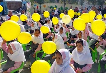برگزاری جشن شکوفه‌ها در دبستان فرشتگان شهرستان فیروزکوه