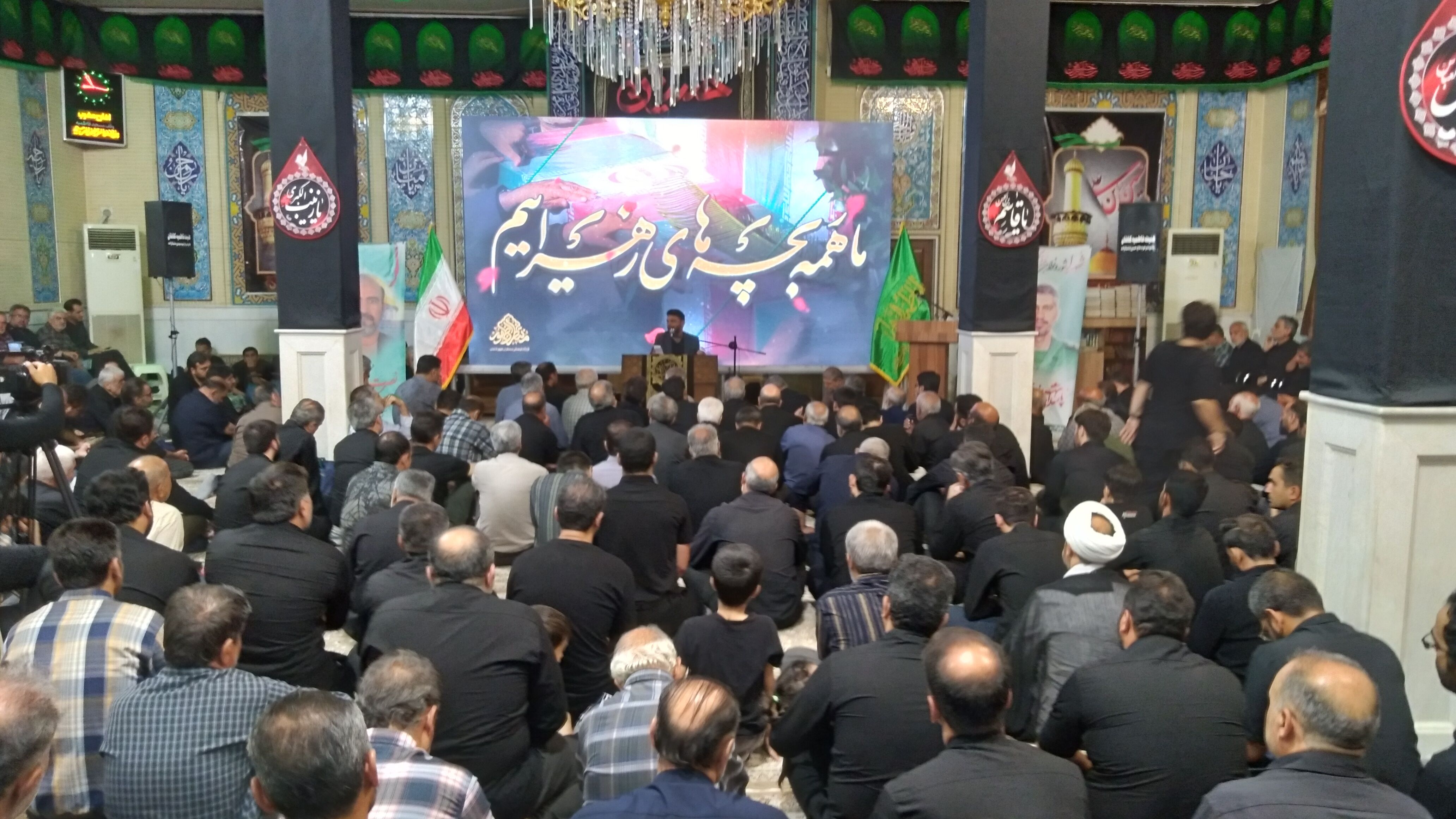 ادای احترام مردم کاشان به شهدای مقاومت در آیین هفتم شهیدان غلامعلی‌زاده و بهاروند