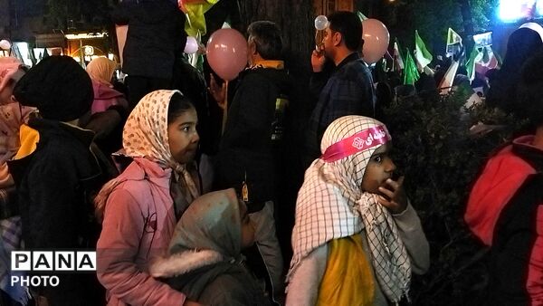 دختران نیشابوری در صف اول تجمعات-۳