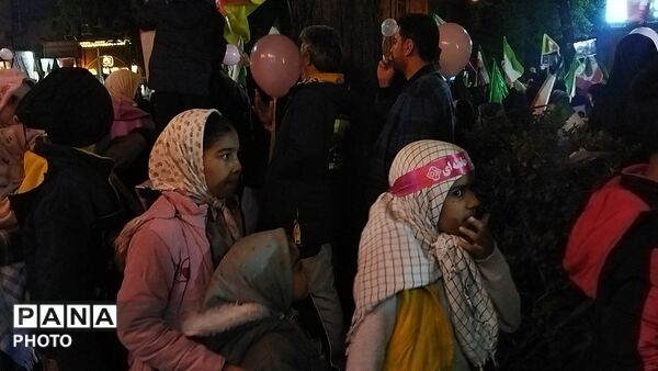 دختران نیشابوری در صف اول تجمعات-۳