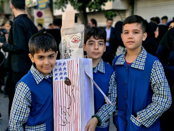 راهپیمایی روز دانش‌آموز در گلوگاه 