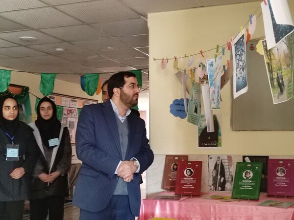 اداره یک روز مدرسه(طرح ایما) توسط دانش‌آموزان دبیرستان فرزانگان استعداد درخشان ملارد