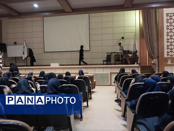 جشن روز دختر در هنرستان امام حسن مجتبی(ع) با حضور مسئولان ناحیه ۶