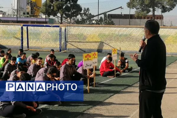 المپیاد ورزشی درون مدرسه‌ای با نمایش منش پهلوانی