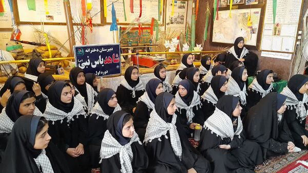 غبارروبی مزار شهدا در گناباد