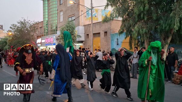 مراسم علَم کشی و کاروان نمادین اسرای کربلا در قم