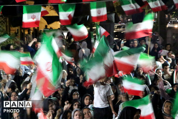 جشن روز دختر در ورودی باغ دولت آباد یزد