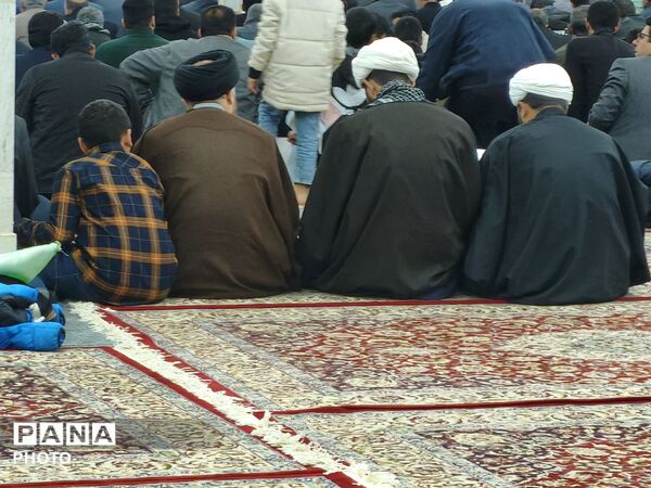 تجدید بیعت با رهبری در مراسم باشکوه مسجد امام رضا (ع)