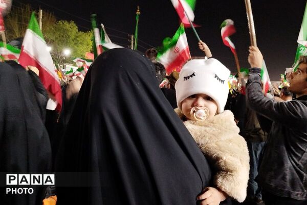 حضور مردم ولایت‌مدار اسلامشهر در اربعین رهبر معظم انقلاب و کودکان میناب