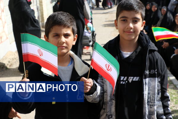 حضور آگاهانه مردم شهرستان کوار در راهپیمایی ۲۲ بهمن