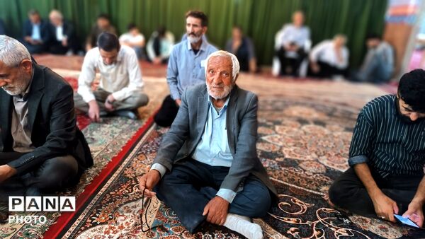 تجلی اتحاد و همبستگی در نماز جمعه فارسان