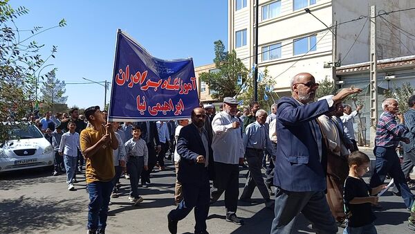 قدمی هم‌سنگر ایمان؛ از مدرسه تا صف نماز جمعه