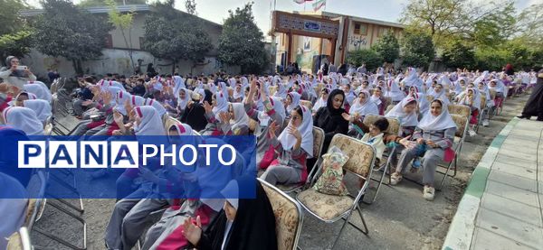 تماشاخانه سیار کانون پرورش فکری کودکان و نوجوانان میهمان کودکان محمودآبادی