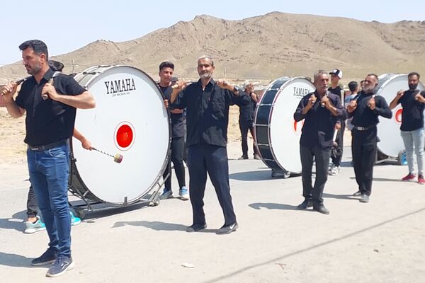 مراسم عزاداری و زنجیر‌زنی روز عاشورا در بوانات
