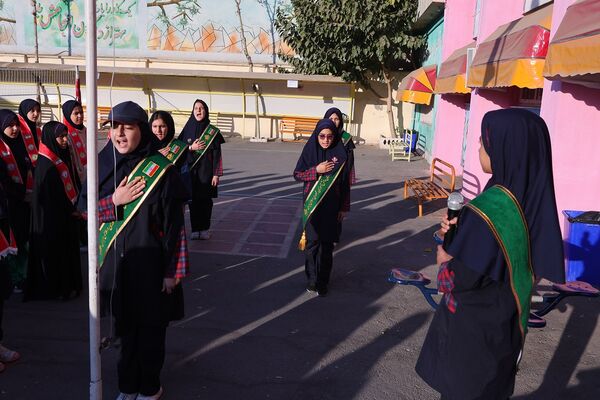 مراسم صبحگاه دبستان شاهد شهید سلطانی ناحیه یک کرج 