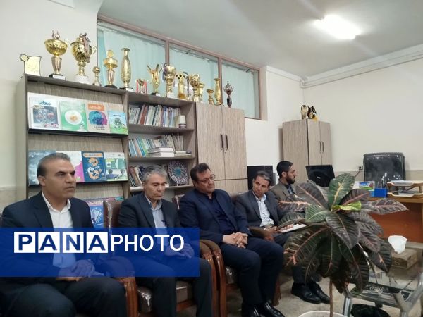 بازدید معاون فعالیت‌های تشکیلاتی سازمان دانش‌آموزی از مدارس تمام تشکیلاتی مدارس خدابنده