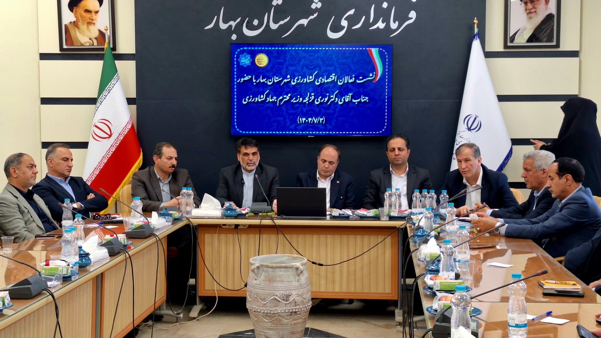 دولت چهاردهم با تمام توان از تولیدکنندگان حمایت می‌کند