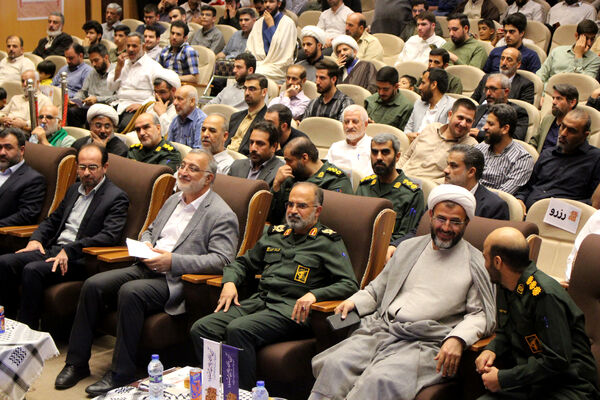 جلوه‌هایی از دومین دوره جشنواره روایت جهاد در قم -1