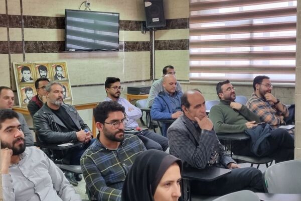 کارگاه مدیریت کلاس و روش‌های نوین تدریس در فیروزکوه: تلفیق هنر تدریس با قدرت فناوری