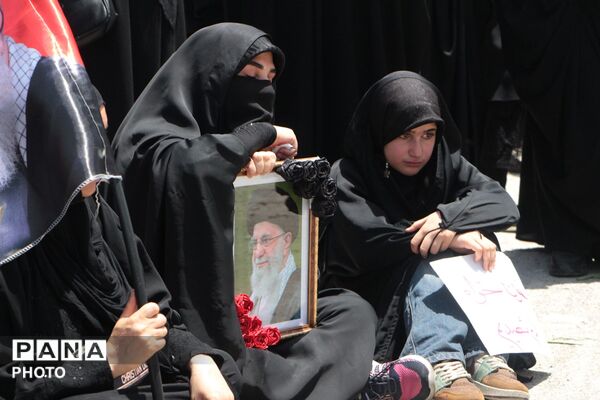 آخرین وداع با قائد شهید: پیکر مطهر آیت‌الله سیدعلی‌خامنه‌ای در میان سیل عاشقان به مصلی تهران رسید 