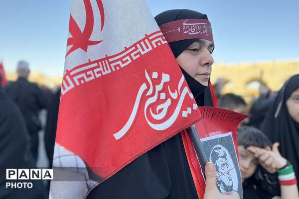 مشهد در سوگ؛ بدرقه باشکوه رهبر شهید انقلاب در جوار بارگاه رضوی
