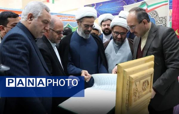 افتتاح نمایشگاه «به وقت رفاقت» در بجنورد 