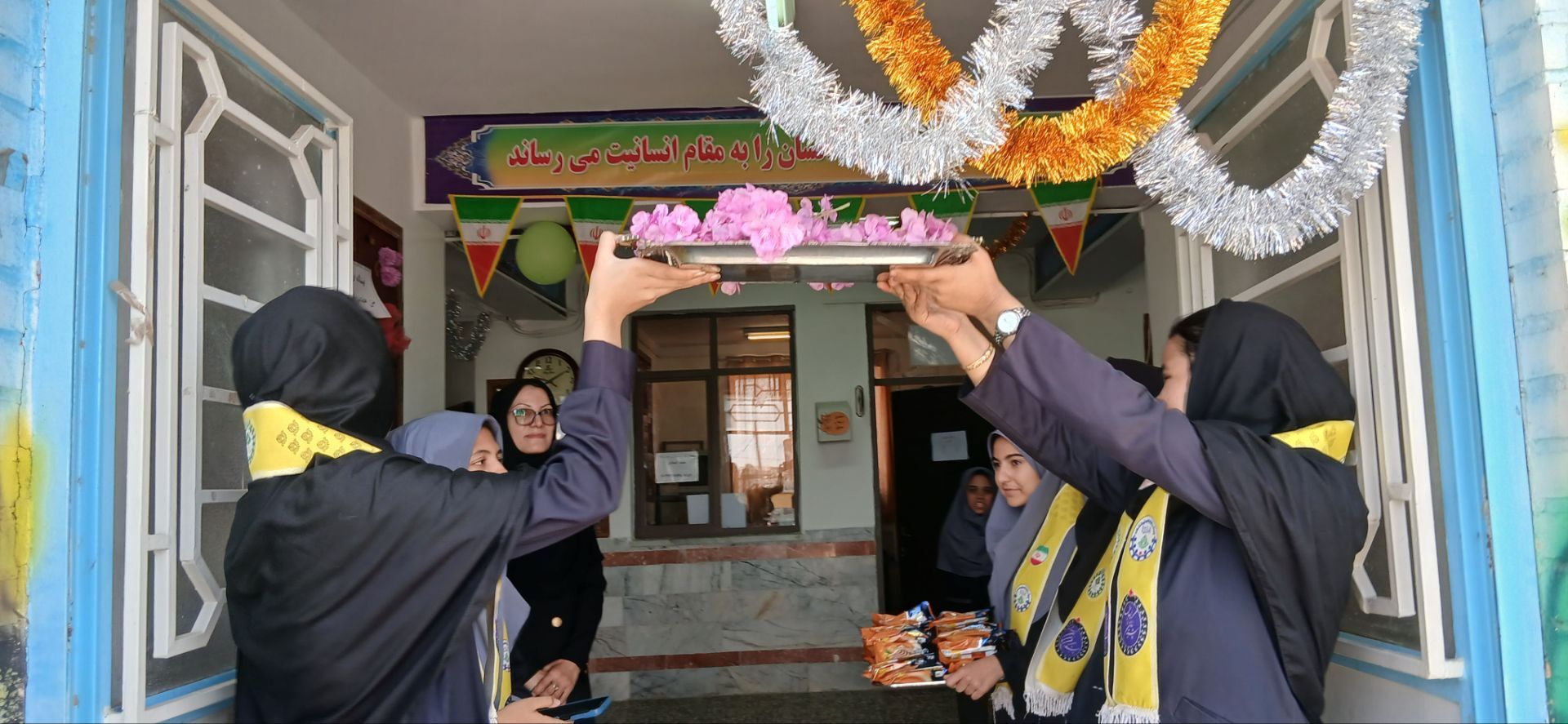 مراسم روز جوانه ها در دبیرستان حجت الاسلامی 
