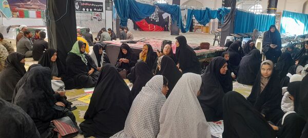 اجتماع بزرگ نوجوانان و جوانان بسیج در نماز جمعه