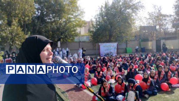 برگزاری همایش دانش‌آموزان پیشتاز منطقه ۱۰