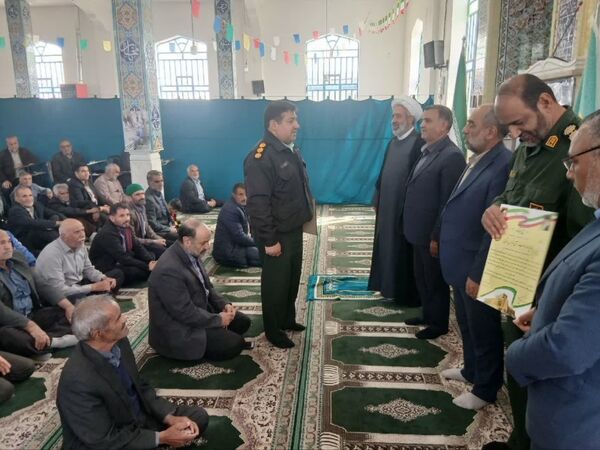 حضور در نماز جمعه، نشانه اتحاد و همبستگی 