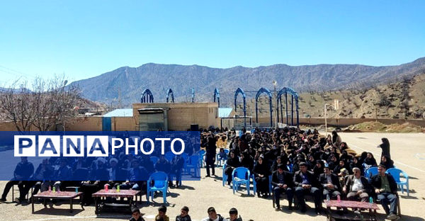 تقدیر از دانش‌آموزان تلاشگر میانکوه 