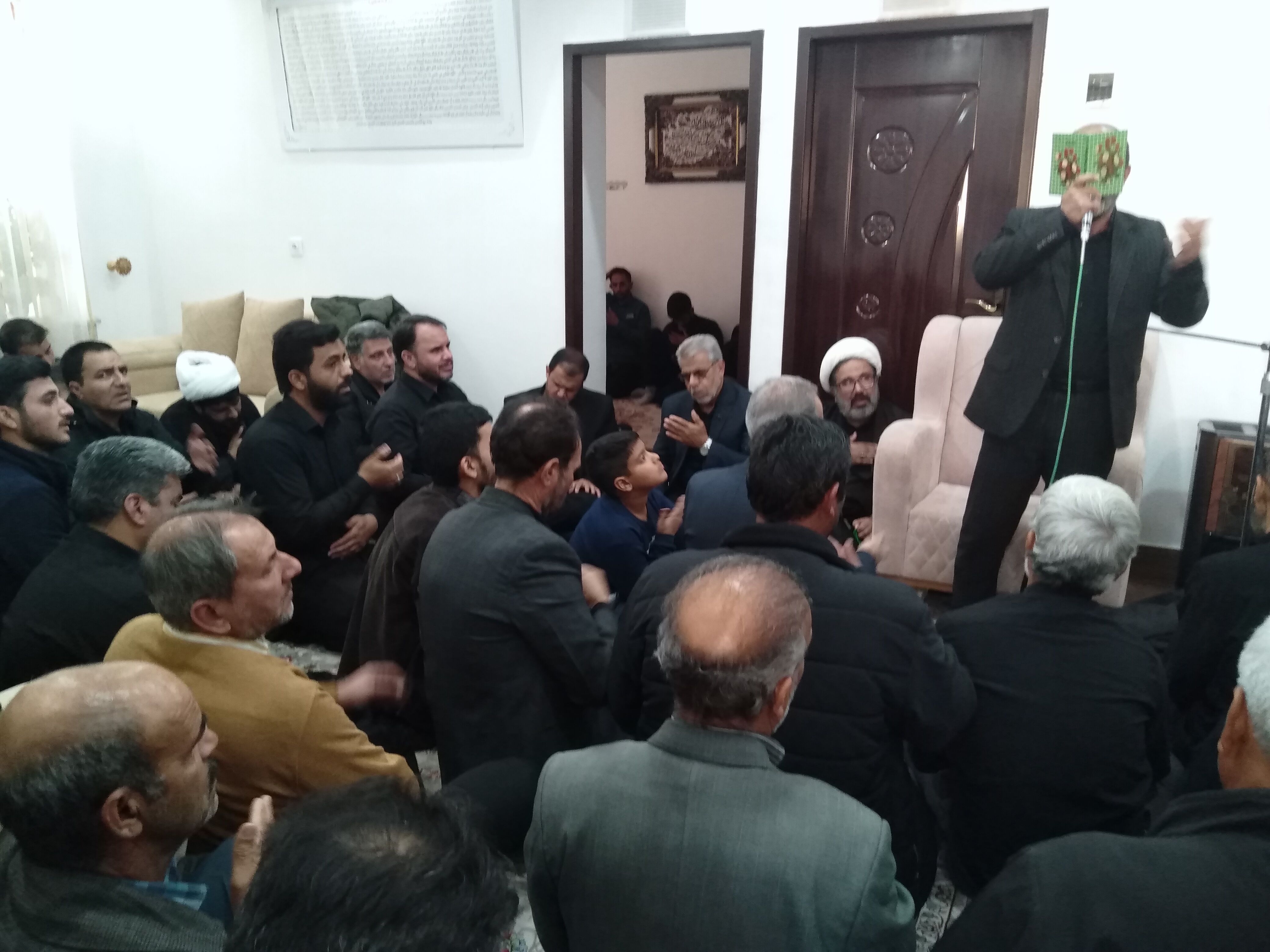 جلسه هفتگی هیات جوانان انصار الحسین هم زمان با عزاداری ایام فاطمیه در شهرستان خلیل‌آباد 