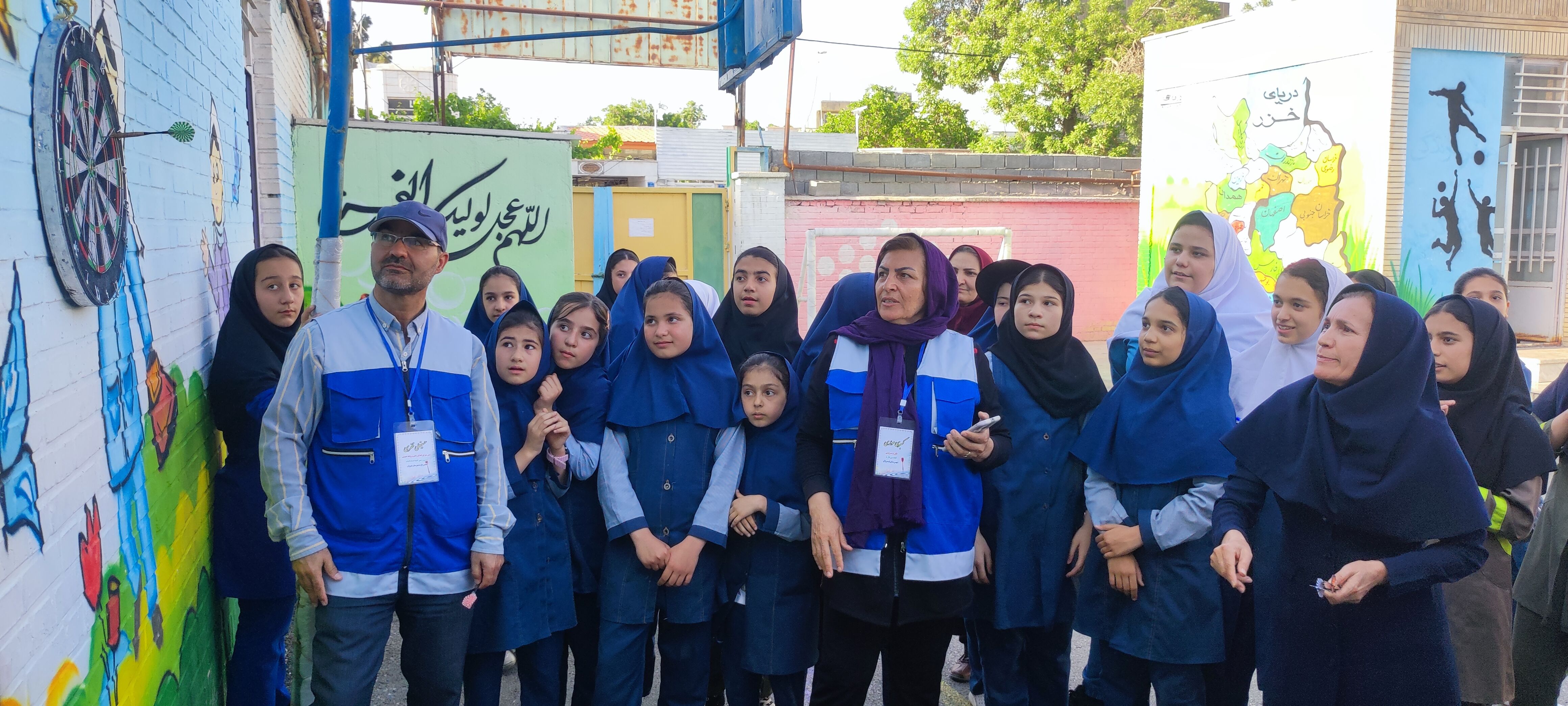 برگزاری مسابقات دارت در مدرسه شهید احمد خاقانی شیروان