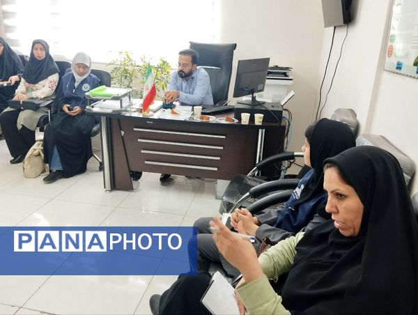 نشست صمیمانه معاون پرورشی و تربیت‌بدنی ناحیه 7 با سردبیر خبرنگاران خبرگزاری پانا 