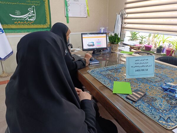 جلسه توجیهی مدیران هنرستان دخترانه با موضوع آزمون غربالگردی