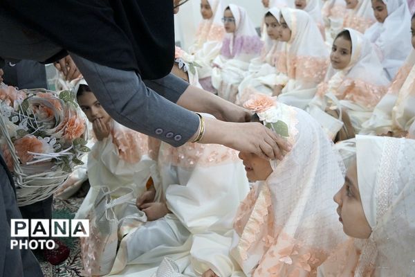 لبخند بندگی در دل‌های کوچک