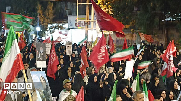 ۲۲۶ شب ایستادگی؛ تجمع شبانه مردم کوهدشت در دفاع از خاک وطن
