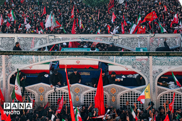 تشییع پیکر رهبر شهید انقلاب در مشهد مقدس-۴
