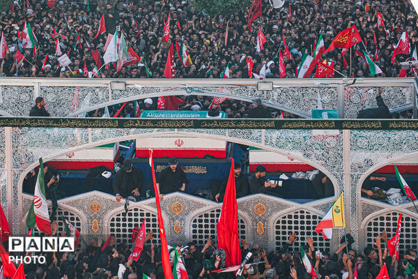 تشییع پیکر رهبر شهید انقلاب در مشهد مقدس-۴
