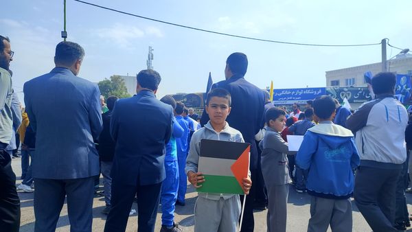 تجمع دانش‌آموزان کمیجانی‌ در محکومیت جنایات رژیم‌جعلی‌اسرائیل