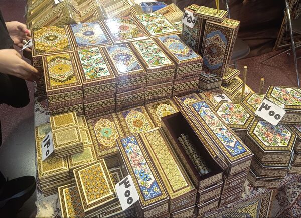 یازدهمین نمایشگاه گل و گیاه، صنایع دستی و سوغات اقوام ایرانی در اصفهان