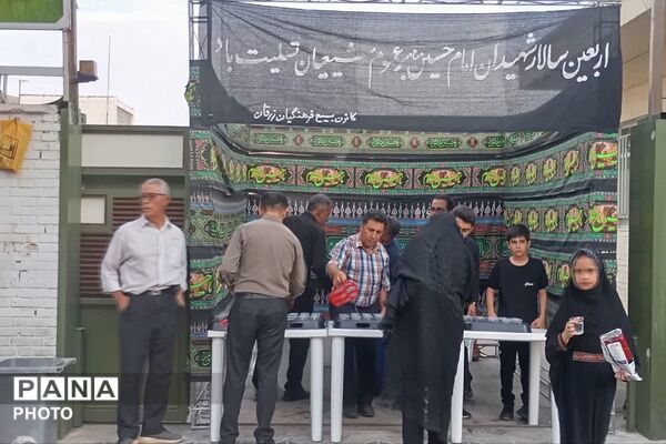 دلدادگی فرهنگیان در موکب اربعین حسینی