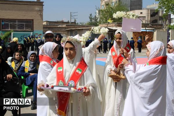 زنگ سپاس معلم در فاروج به صدا در آمد 