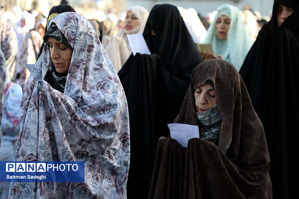نماز عید فطر - امامزاده پنج تن لویزان