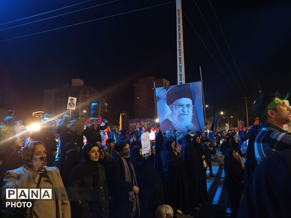 تجمع مردم بصیر نیشابور در شب هفتم شهادت رهبر انقلاب
